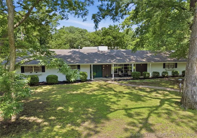 Homes for sale in Bartlesville, OK | 1015 Brookside Pkwy, Bartlesville, OK 74006 | MLS# 2619985