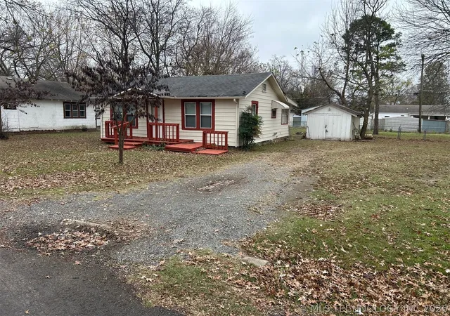 Homes for sale in Muskogee, OK | 2207 Sallie St, Muskogee, OK 74403 | MLS# 2620038