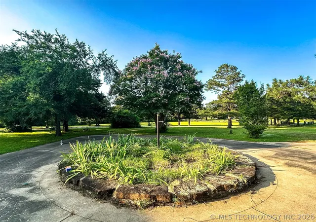 Photo 3 of Sale Pending at 2435 S Woodland Rd, Muskogee, OK 74403 | MLS# 2618906 | Listing updated on 2026-09-15
