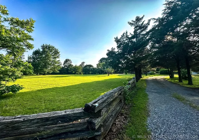 Photo 3 of Sale Pending at 2435 S Woodland Rd, Muskogee, OK 74403 | MLS# 2618906 | Listing updated on 2026-09-15