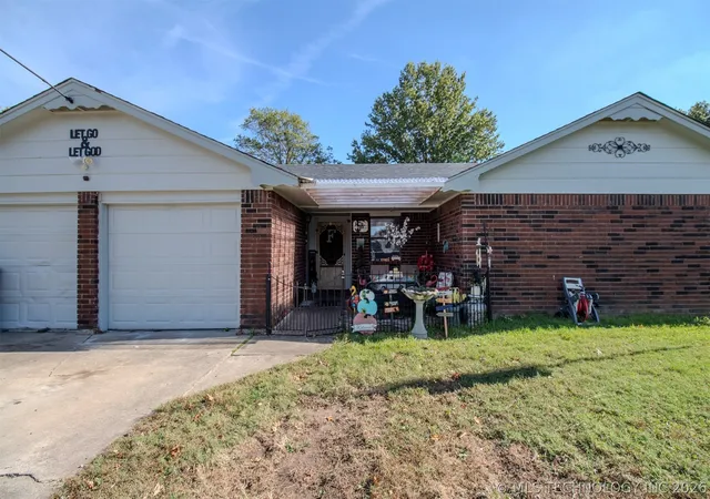 Photo 2 of Single family home for sale at 704 Foltz Ln, Muskogee, OK 74403 | MLS# 2620049 | Listing updated on 2026-06-02