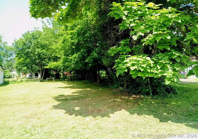 Homes for sale in Okmulgee, OK | 714 Cedar Ln, Okmulgee, OK 74447 | MLS# 2620058