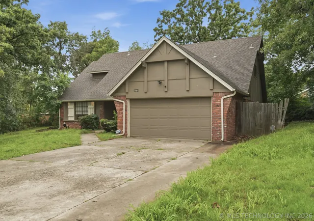 Homes for sale in Tulsa, OK | 1419 W Woodrow Pl, Tulsa, OK 74127 | MLS# 2620033