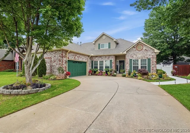 Photo 1 of Single family home for sale at 4333 S Dogwood Ave, Broken Arrow, OK 74011 | MLS# 2619232 | Listing updated on 2026-08-20