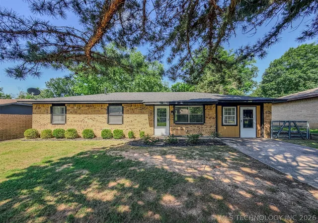Homes for sale in Tahlequah, OK | 504 S Cedar Pl, Tahlequah, OK 74464 | MLS# 2617318