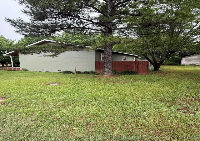 4th image of 305 Highland, Wister, OK 74966 | MLS# 2619735