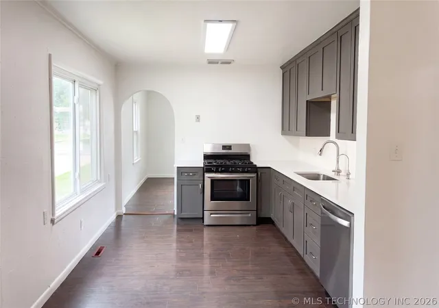 2nd image of 818 W Rush St, Enid, OK 73701 | MLS# 2619968