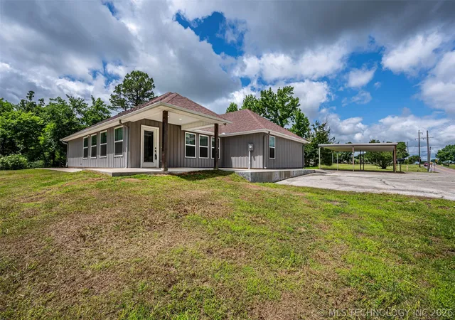 1st image of 800 Se County Rd, Ada, OK 74820 | MLS# 2619912