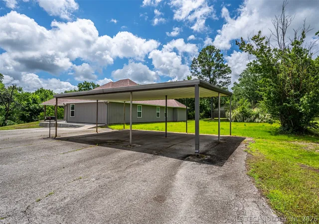Photo 3 of Single family home for sale at 800 SE County Rd, Ada, OK 74820 | MLS# 2619912 | Listing updated on 2026-06-03