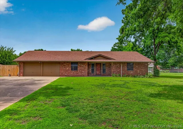 Homes for sale in Bartlesville, OK | 5908 Whitney Ln, Bartlesville, OK 74006 | MLS# 2619420