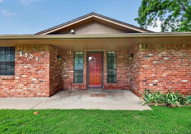 Homes for sale in Bartlesville, OK | 5908 Whitney Ln, Bartlesville, OK 74006 | MLS# 2619420
