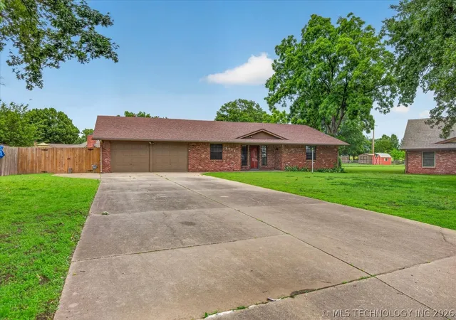 Homes for sale in Bartlesville, OK | 5908 Whitney Ln, Bartlesville, OK 74006 | MLS# 2619420