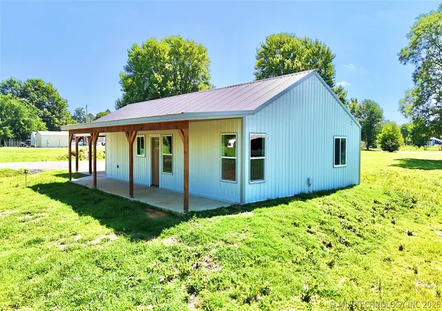 Homes for sale in Kinta, OK | 4 N King St, Kinta, OK 74552 | MLS# 2620140