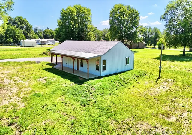 Homes for sale in Kinta, OK | 4 N King St, Kinta, OK 74552 | MLS# 2620140