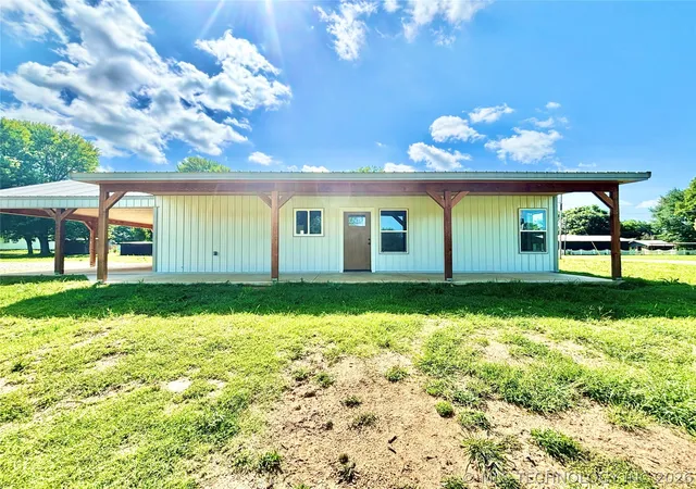 Homes for sale in Kinta, OK | 4 N King St, Kinta, OK 74552 | MLS# 2620140