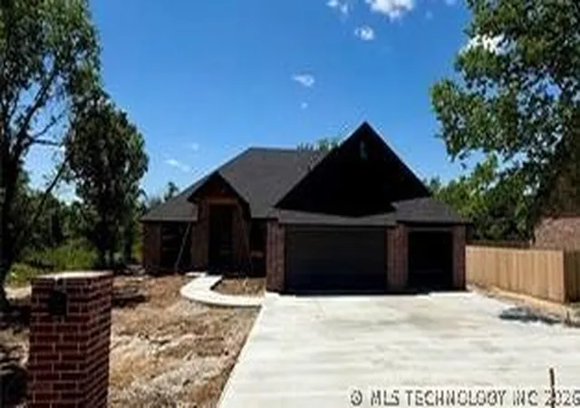 Homes for sale in Collinsville, OK | 11960 N 193rd Eastavenue, Collinsville, OK 74021 | MLS# 2620202