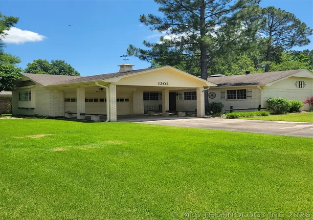 1st image of 1302 Se 12th St, Wagoner, OK 74467 | MLS# 2620214