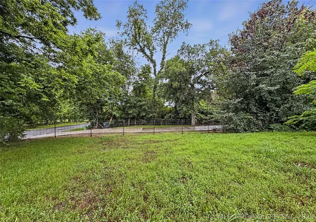 Photo 3 of Single family home for sale at 1306 Stickross Mountain Rd, Tahlequah, OK 74464 | MLS# 2620255 | Listing updated on 2026-08-20
