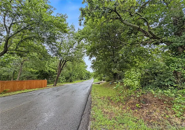 Photo 4 of Single family home for sale at 1306 Stickross Mountain Rd, Tahlequah, OK 74464 | MLS# 2620255 | Listing updated on 2026-08-20