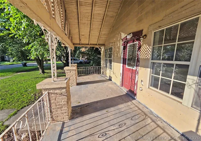 Homes for sale in Muskogee, OK | 1323 Locust St, Muskogee, OK 74403 | MLS# 2620264
