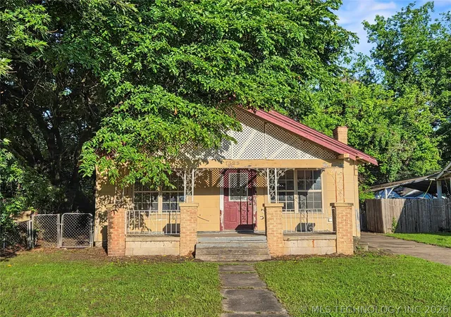 Homes for sale in Muskogee, OK | 1323 Locust St, Muskogee, OK 74403 | MLS# 2620264