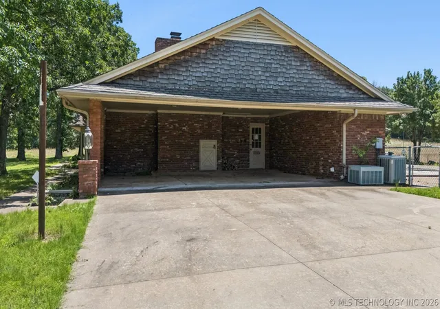 Homes for sale in Claremore, OK | 18104 S 4200 Rd, Claremore, OK 74017 | MLS# 2619776