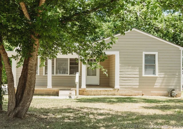 Single family home for sale at 210 N Hereford Ave, Dewey, OK 74029 | MLS# 2620234