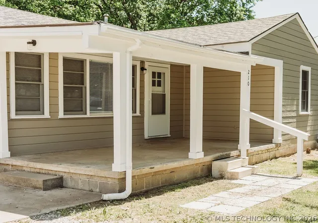Homes for sale in Dewey, OK | 210 N Hereford Ave, Dewey, OK 74029 | MLS# 2620234
