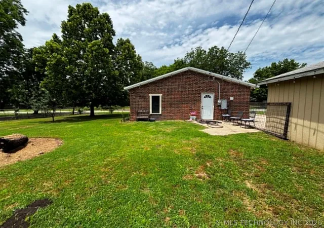Homes for sale in Muskogee, OK | 552 S 4th St, Muskogee, OK 74401 | MLS# 2620289