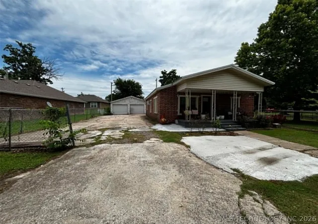 Homes for sale in Muskogee, OK | 552 S 4th St, Muskogee, OK 74401 | MLS# 2620289