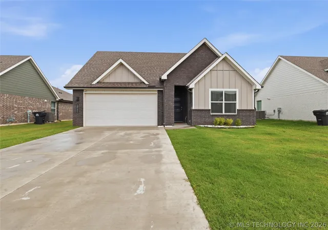 Homes for sale in Bixby, OK | 10121 E 132 St S, Bixby, OK 74008 | MLS# 2620248