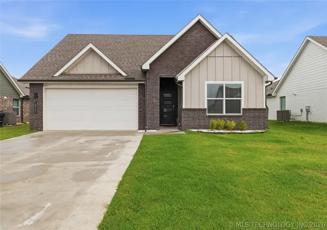 Homes for sale in Bixby, OK | 10121 E 132 St S, Bixby, OK 74008 | MLS# 2620248