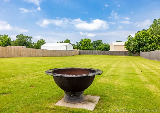 Photo 2 of Single family home for sale at 9500 S 238th Eastavenue, Broken Arrow, OK 74014 | MLS# 2620006 | Listing updated on 2026-08-20