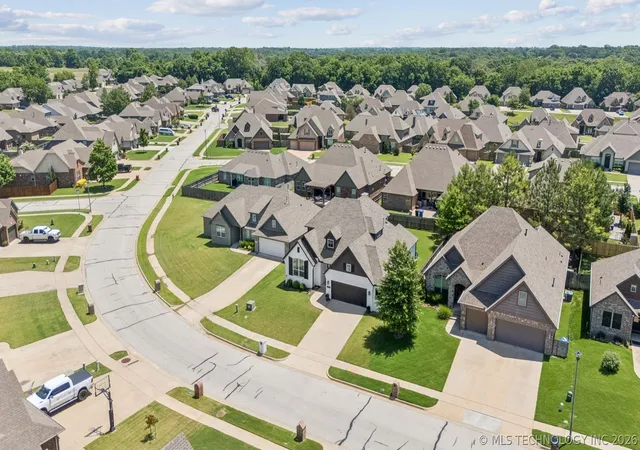4th image of 6001 S 13Th St, Broken Arrow, OK 74011 | MLS# 2620321