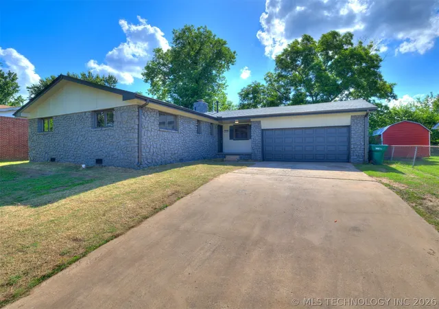Homes for sale in Sapulpa, OK | 784 N Moccasin Pl, Sapulpa, OK 74066 | MLS# 2620298
