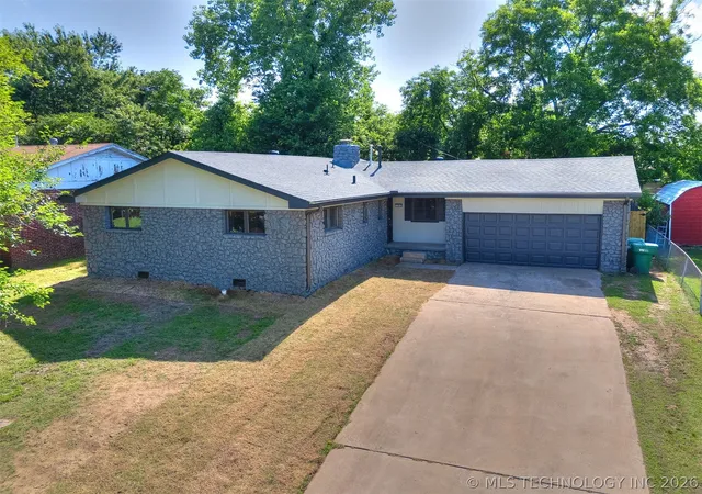 Homes for sale in Sapulpa, OK | 784 N Moccasin Pl, Sapulpa, OK 74066 | MLS# 2620298
