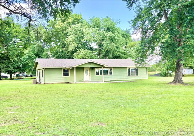 Homes for sale in Whitefield, OK | 106 E Elk Rd, Whitefield, OK 74472 | MLS# 2619528