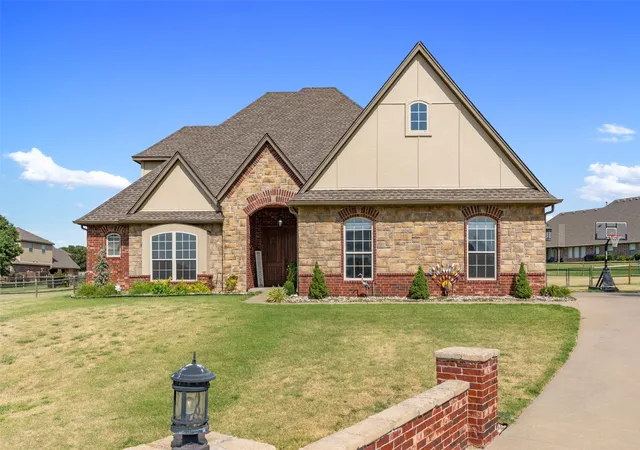 Photo 2 of Single family home for sale at 8255 N 70th Eastcourt, Owasso, OK 74055 | MLS# 2620238 | Listing updated on 2026-08-24