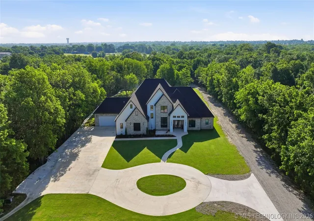 Photo 3 of Mansion for sale at 9701 N Memorial Dr, Owasso, OK 74055 | MLS# 2619943 | Listing updated on 2026-07-24
