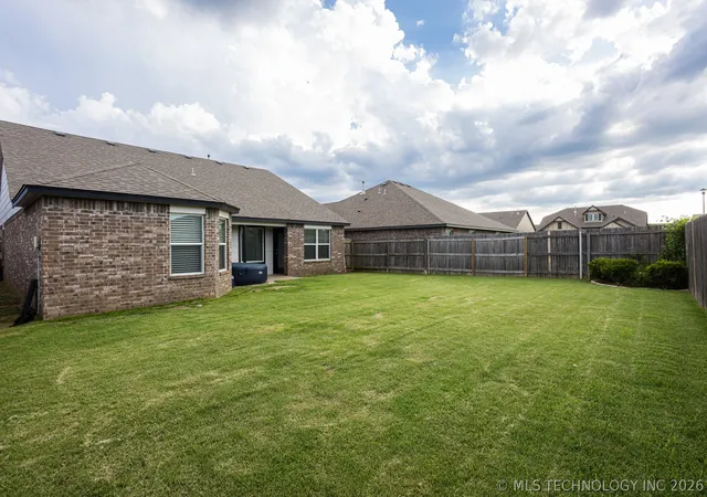 Homes for sale in Owasso, OK | 14605 E 111Th Ct, Owasso, OK 74055 | MLS# 2620301