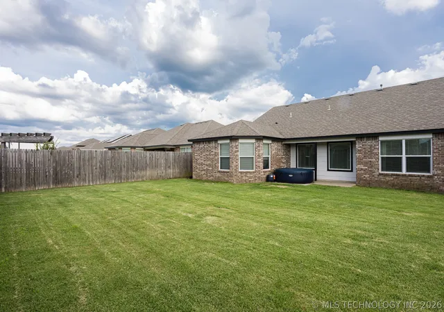 Homes for sale in Owasso, OK | 14605 E 111Th Ct, Owasso, OK 74055 | MLS# 2620301