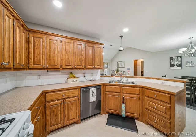 Homes for sale in Perkins, OK | 1101 Crozier St, Perkins, OK 74059 | MLS# 2620408