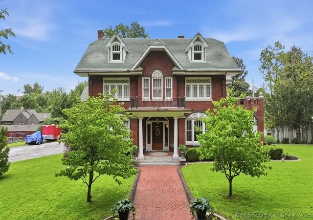2nd image of 221 Woodward Blvd, Tulsa, OK 74114 | MLS# 2619586