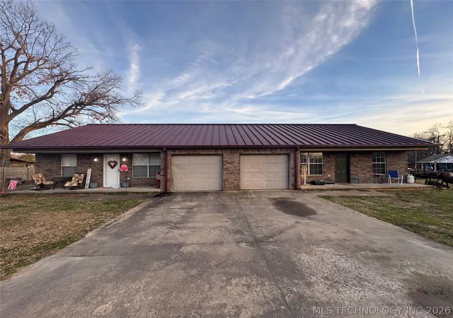 Homes for sale in Fort Gibson, OK | 105 E Cedar Ave, Fort Gibson, OK 74434 | MLS# 2620440