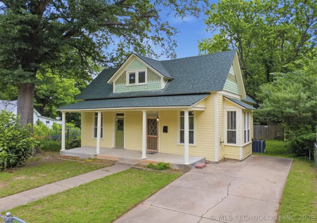 Homes for sale in Okmulgee, OK | 505 N Grand Ave, Okmulgee, OK 74447 | MLS# 2619408