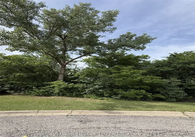 Homes for sale in Sand Springs, OK | 111 E 48th St S, Sand Springs, OK 74063 | MLS# 2620451