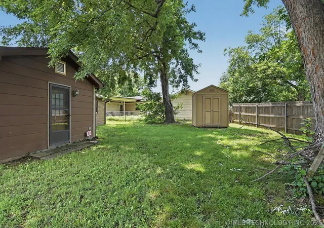 Homes for sale in Broken Arrow, OK | 424 W Gary St, Broken Arrow, OK 74012 | MLS# 2620374