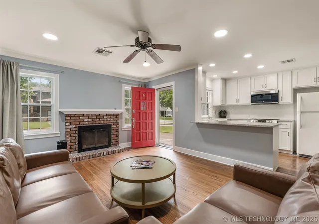 4th image of 3011 S Boston Ct, Tulsa, OK 74114 | MLS# 2619952