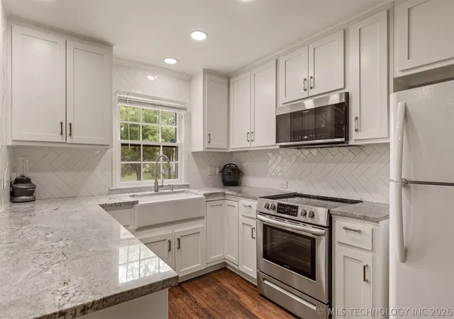 5th image of 3011 S Boston Ct, Tulsa, OK 74114 | MLS# 2619952