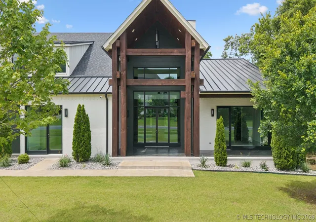 Photo 2 of Mansion for sale at 17889 Falcon Pass, Owasso, OK 74055 | MLS# 2620474 | Listing updated on 2026-08-24